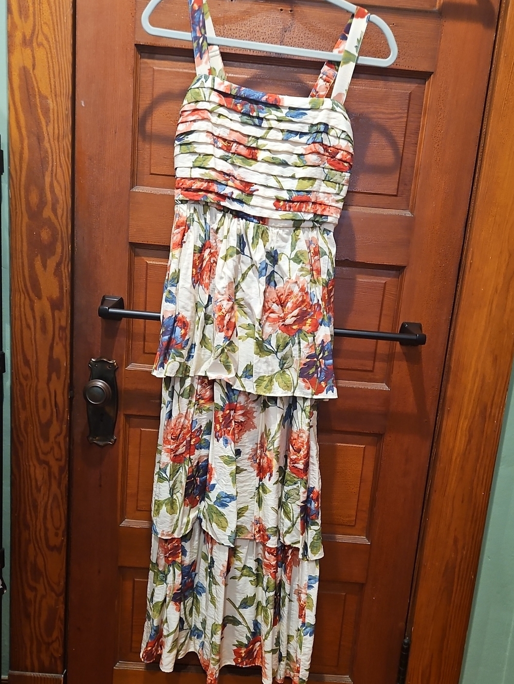 Abrtcrobie & Fitch Floral Tiered Maxi Dress - White with Red & Blue Flowers